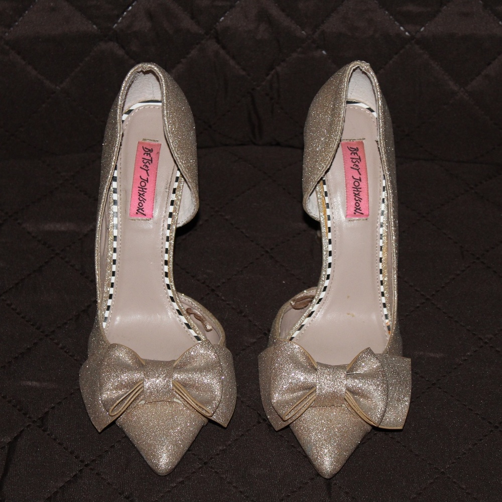 Betsey Johnson Glitter Bow Pointed Toe Heels
